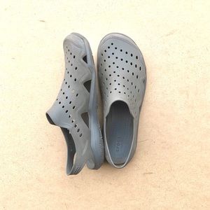 CROCS | Shoes | Crocs Mens Gray 